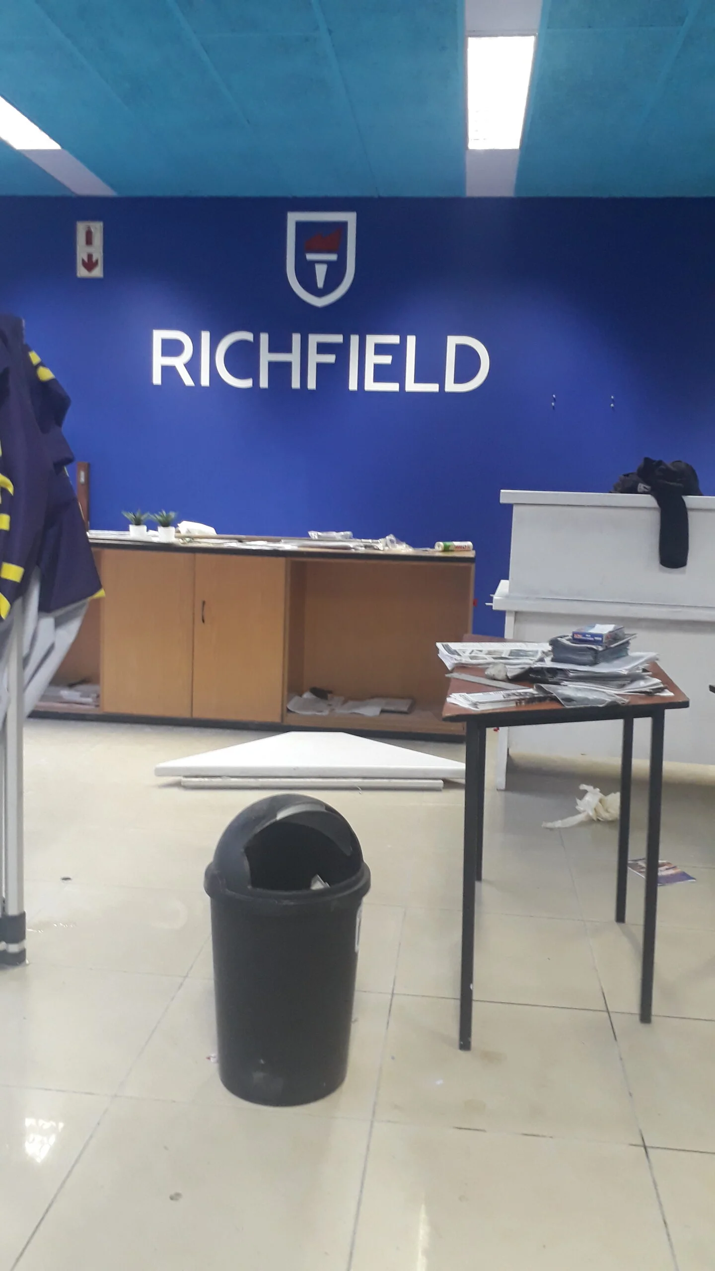 Richfield reception office wall branding